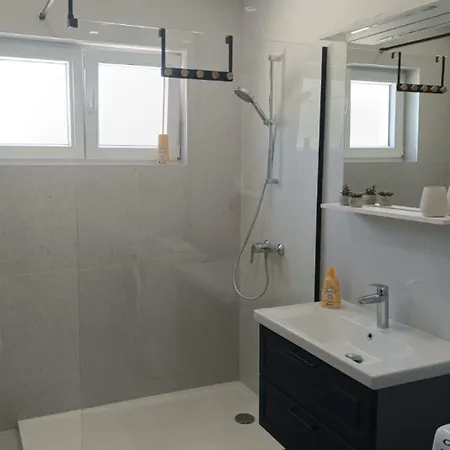 Apartment Family Covic 2 By Guide *
