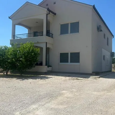 Apartman Family Covic 2 By Guide